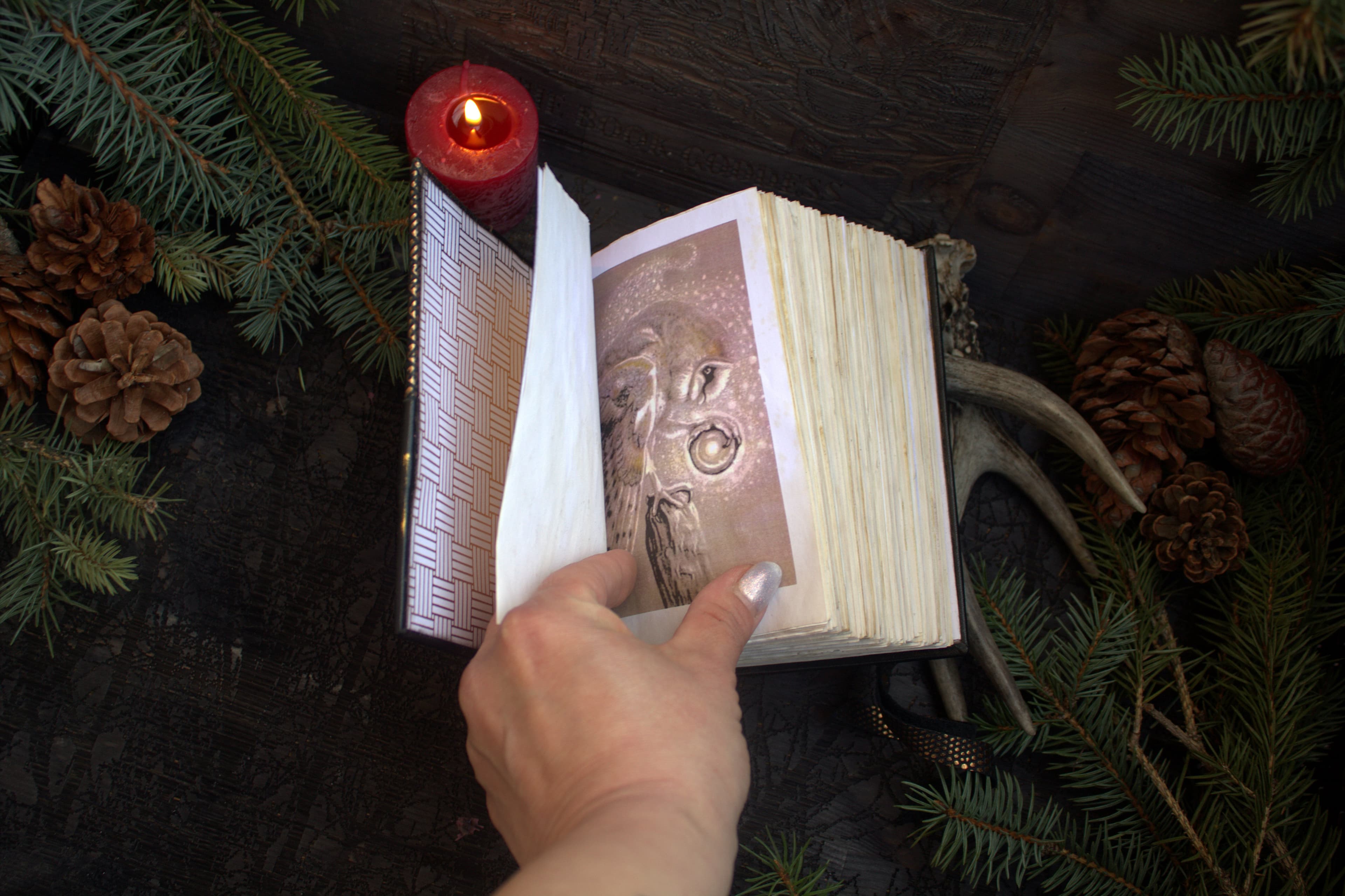 Handmade leather Grimoire A6 Journal with Lock and Key, Spell Book of Shadows thumbnail 3