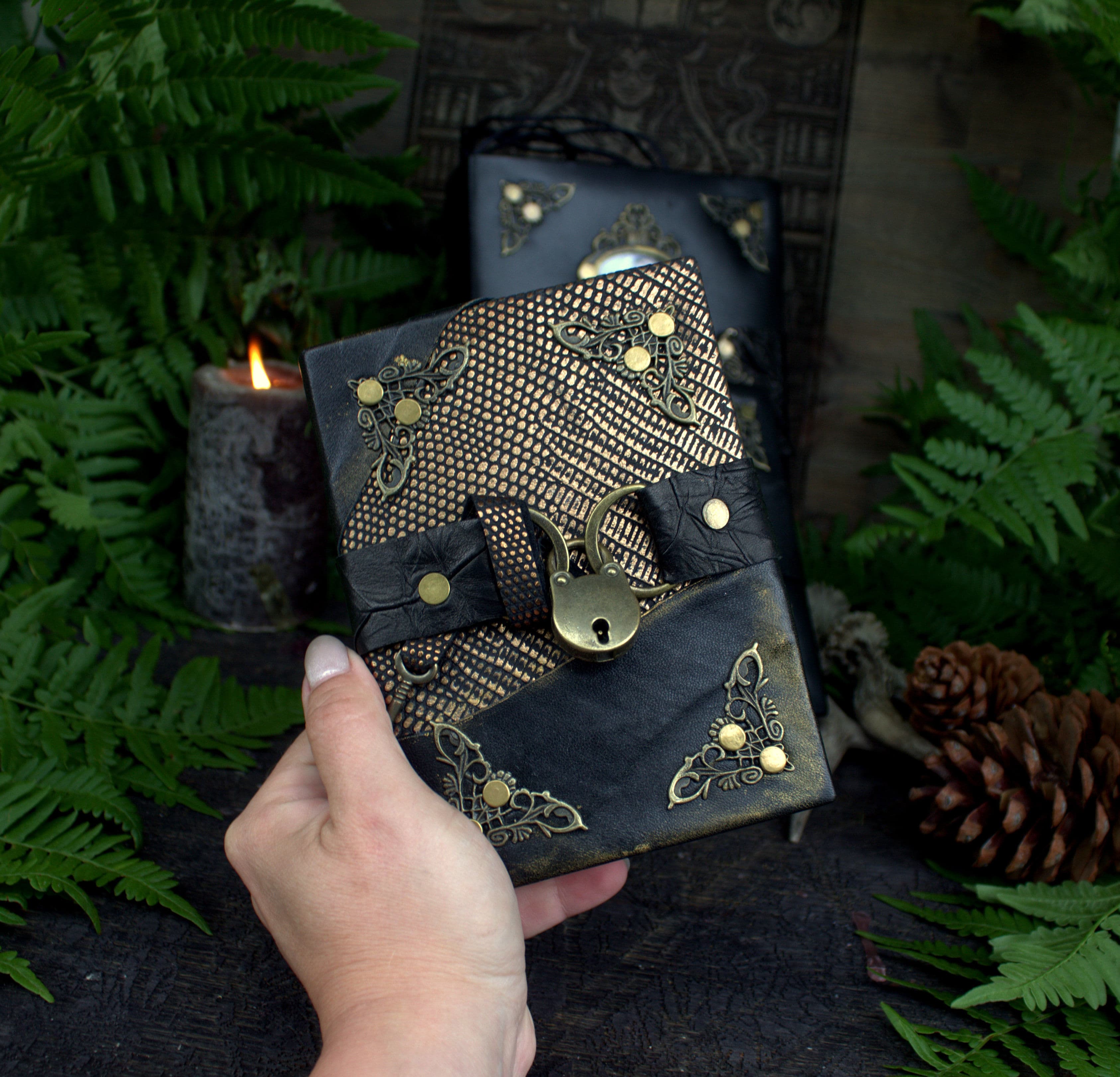 Handmade leather Grimoire A6 Journal with Lock and Key, Spell Book of Shadows thumbnail 8