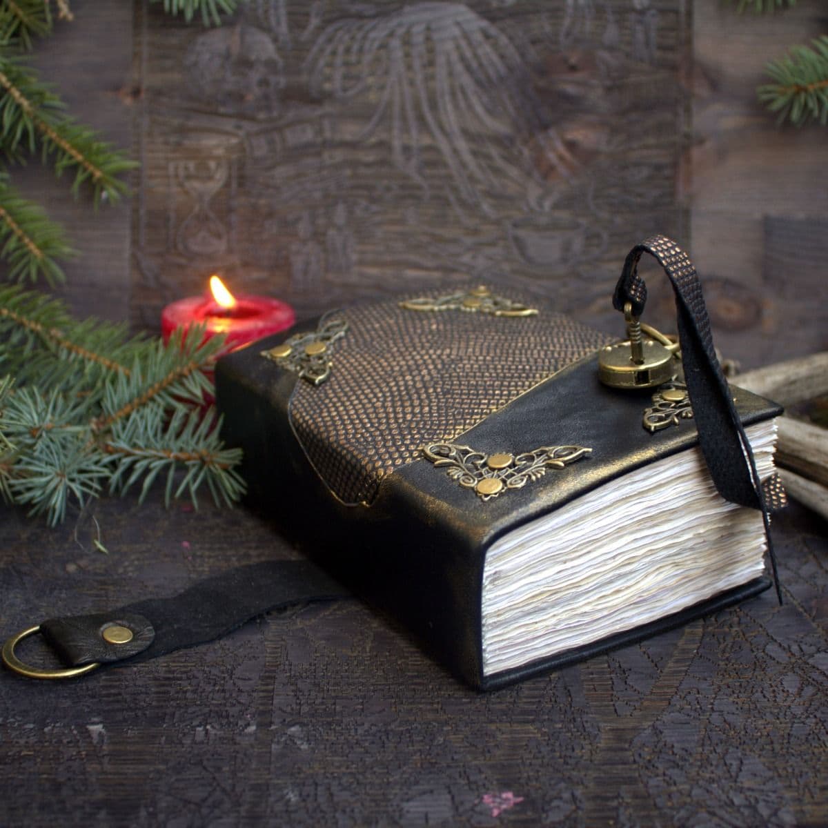 Handmade leather Grimoire A6 Journal with Lock and Key, Spell Book of Shadows thumbnail 7