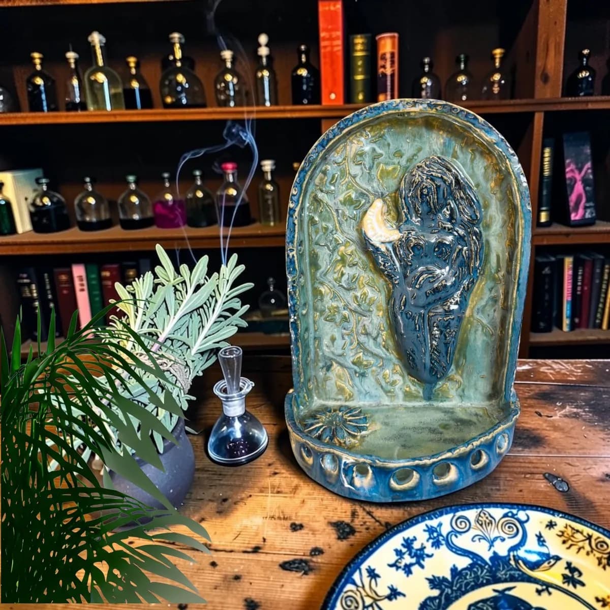 Leo eclipse moon goddess altar thumbnail 3