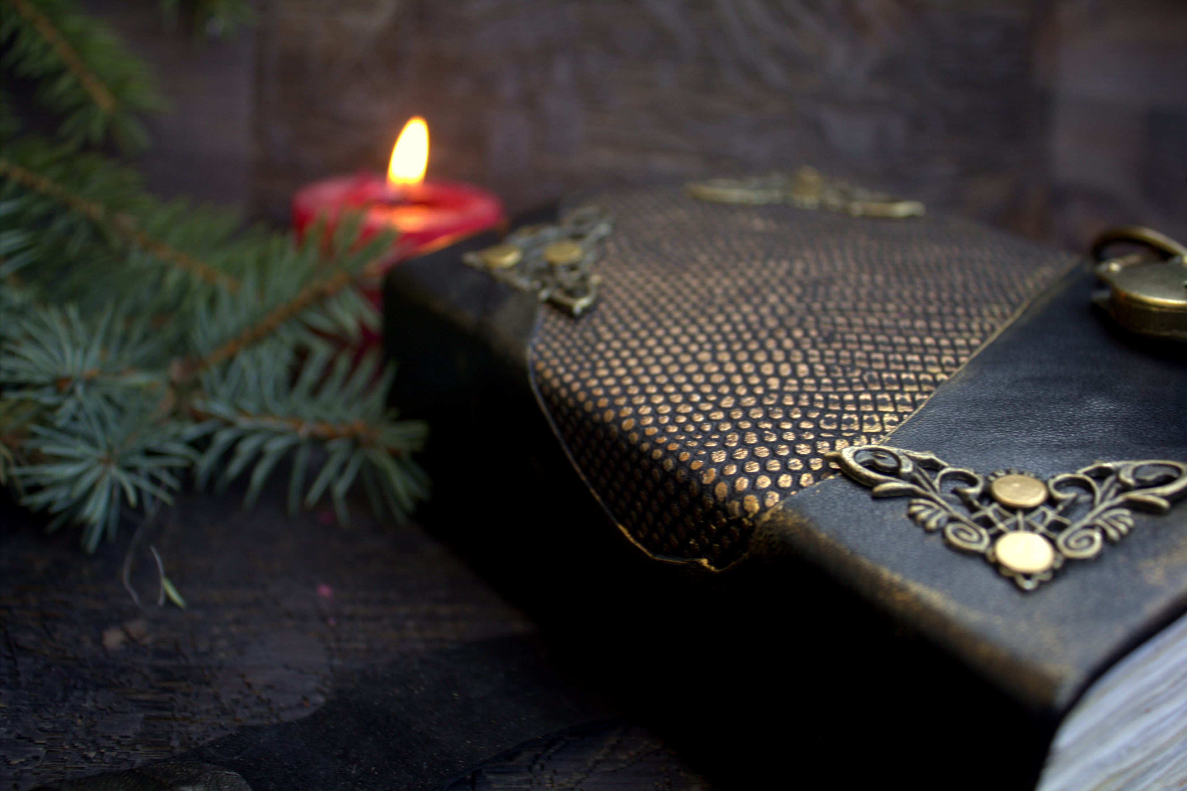 Handmade leather Grimoire A6 Journal with Lock and Key, Spell Book of Shadows thumbnail 2