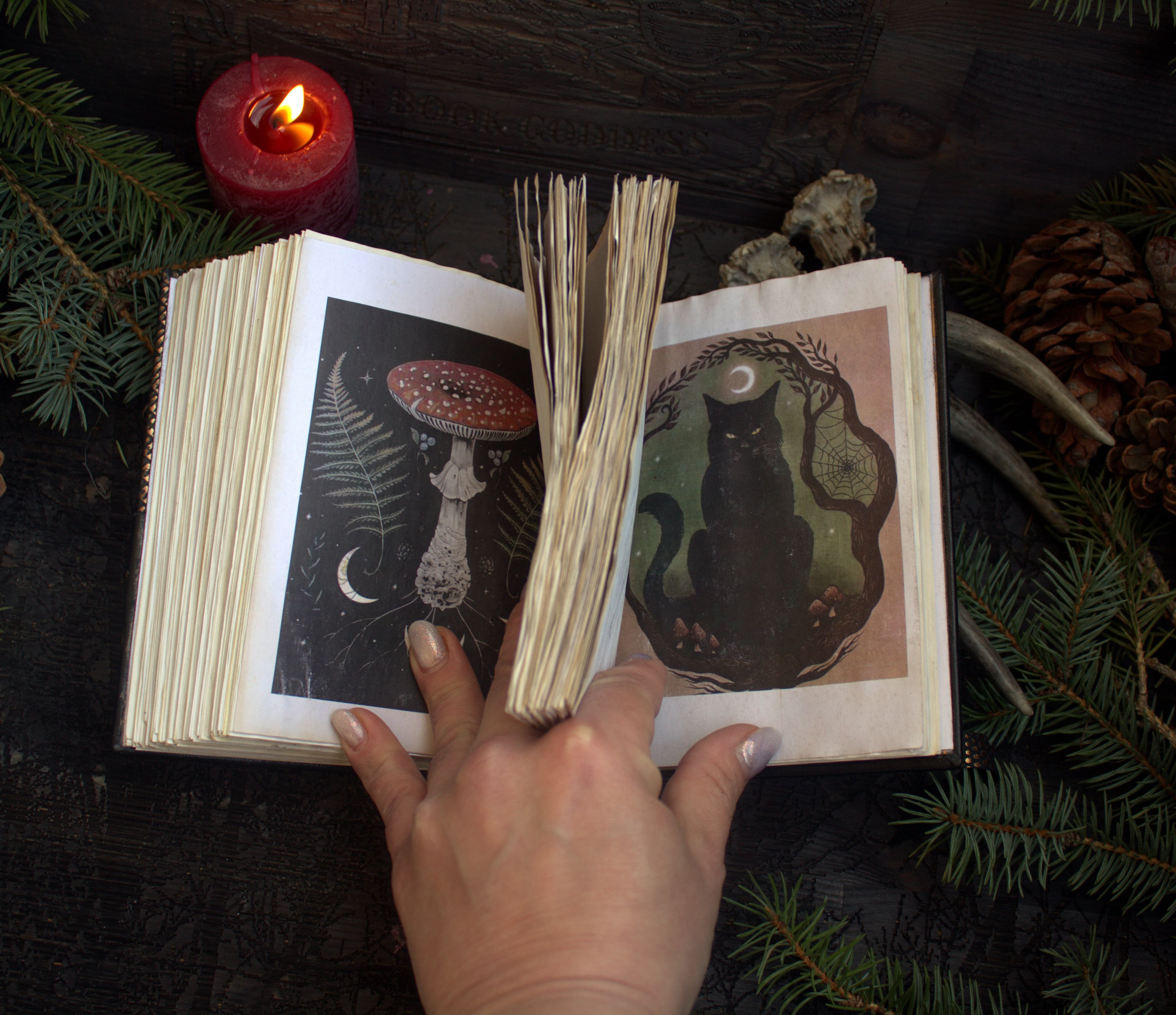 Handmade leather Grimoire A6 Journal with Lock and Key, Spell Book of Shadows thumbnail 5