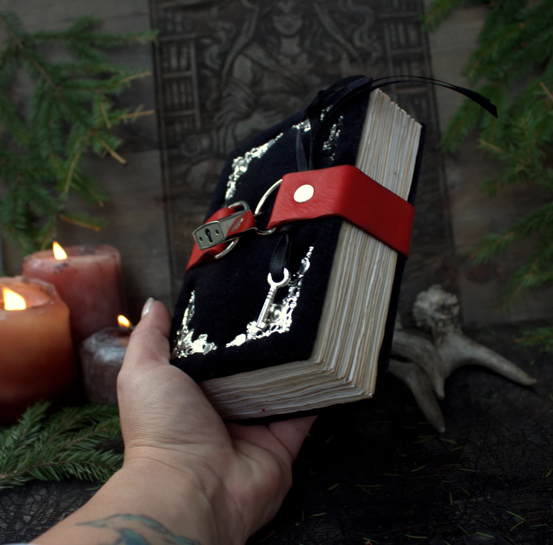 Handmade Velvet Grimoire Journal with Lock, Aged Pages thumbnail 3
