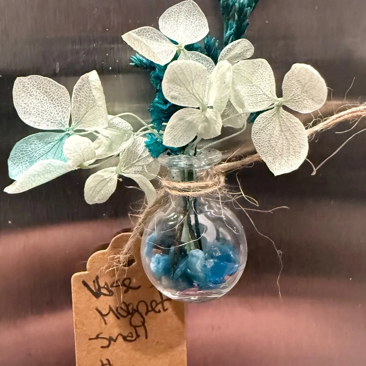 Small Bulb Vase Magnet